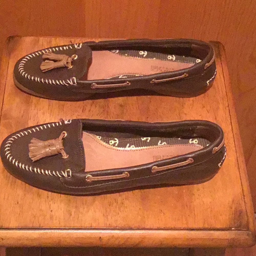 Sperry Moccasin Boat Shoes - Picture 2 of 9
